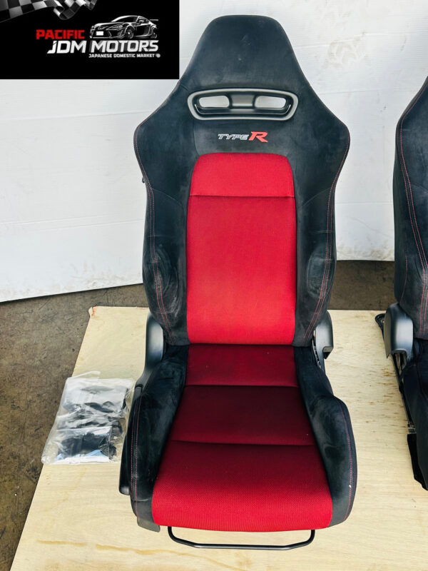 JDM 2007-2011 HONDA CIVIC TYPE R FN2 TYPE R RECARP SEATS WITH RAILS COMPLETE - Image 4