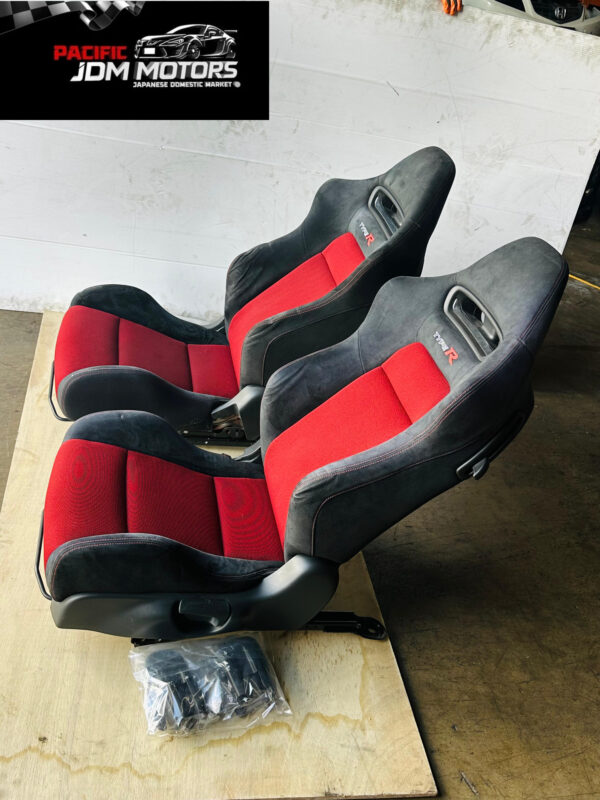 JDM 2007-2011 HONDA CIVIC TYPE R FN2 TYPE R RECARP SEATS WITH RAILS COMPLETE - Image 2